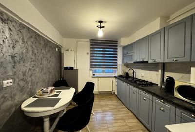 Apartament 3 camere de inchiriat in Faleza Nord - 1