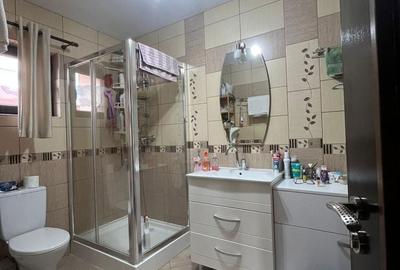 Casă cu 4 camere în Berceni