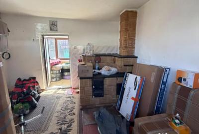 Casă cu 2 camere cu Teren 1100 Mp în Horodnic - 1