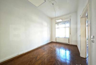 Apartament cu 4 camere decomandat în Central - 8
