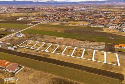 Teren de 680 mp, în Central - 2