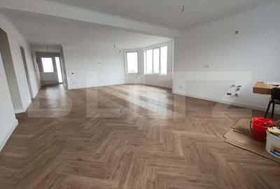 Casă cu 4 camere cu Canalizare în Sântandrei