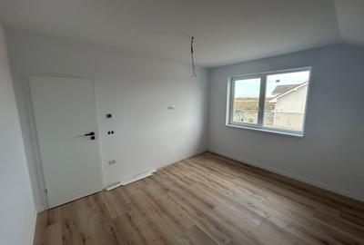 Duplex cu 4 camere cu Canalizare în Moșnița Nouă - 11