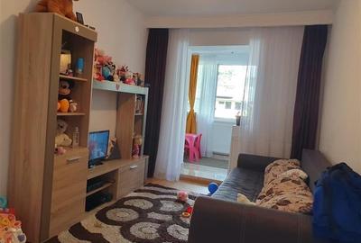 Apartament cu 2 camere decomandat în Războieni
