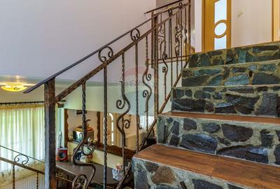 Casă cu 10 camere cu Canalizare în Mărișel - 14