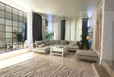 Casă cu 4 camere cu Teren 521 Mp în Central