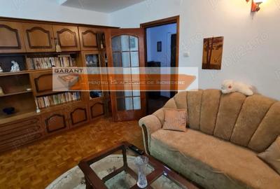 Apartament cu 2 camere semidecomandat în Calea București