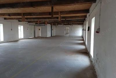 Spațiu comercial, de 2,000 mp, în Central - 4