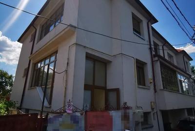 Casă individuală cu 3 camere în Central