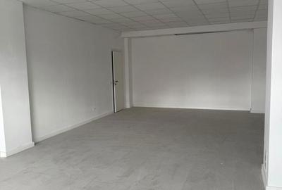 Spațiu comercial, de 50.5 mp, în Nufărul - 8