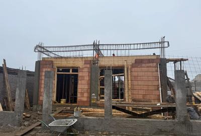 Casă cu 4 camere cu Teren 200 Mp în Central - 6