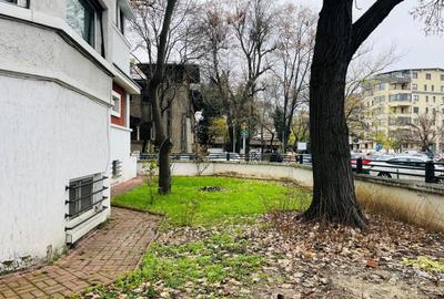 Casă cu 7 camere cu Canalizare în Arcul de Triumf - 3