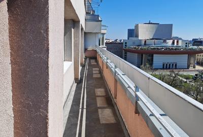 Apartament cu 5 camere decomandat în P-ța Universității - 28