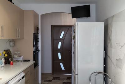 Apartament cu 4 camere decomandat în Central - 1