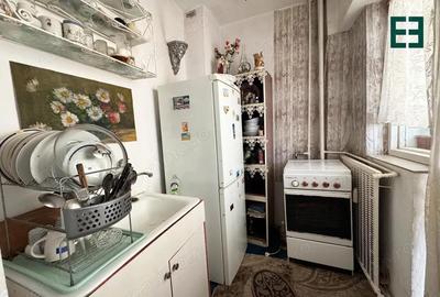 Garsoniera etajul 3 zona Aurel Vlaicu - Arad - 2