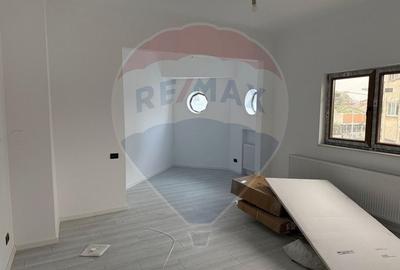 VANZARE Apartament cu 3 camere in zona Dacia - 2