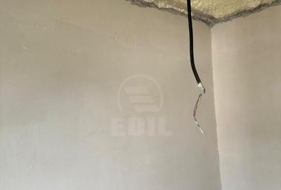 Casă cu 5 camere cu Teren 380 Mp în Florești