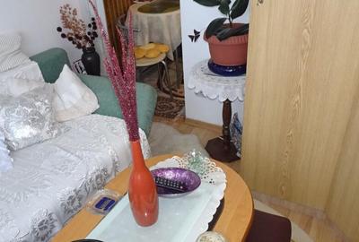 Vand apartament 2 camere decomandat in Deva, zona Micro 15, etaj 6, - 8