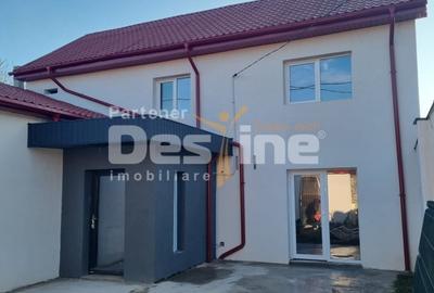 Casă individuală cu 5 camere cu Canalizare în Centrul Vechi - 1