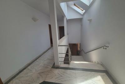 Casă individuală cu 8 camere cu Teren 300 Mp în Central - 9