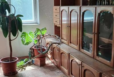 Pe Republicii, zona Liana, apartament cu 2 camere decomandat, etaj1 de vanzare. - 7