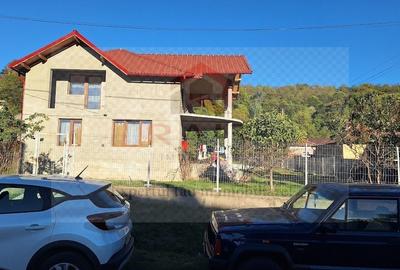 Casă individuală cu 4 camere cu Canalizare în Corbeni - 2