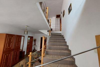 Casă cu 6 camere în Piața Centrală - 4