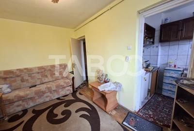 Apartament cu 2 camere nedecomandat, mobilat în Țiglari