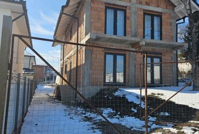 Proprietate 5 camere cu teren de 700mp spre vanzare in Cisnadie Proprietate 5 camere cu teren de 700mp spre vanzare in Cisnadie - 14