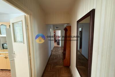 Apartament de vanzare 3 camere - Zona Centrala / Etaj 1 - 8