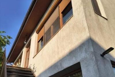 Casă individuală cu 5 camere cu Canalizare în Km 5 - 8