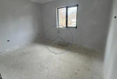 Casă cu 4 camere cu Teren 450 Mp în Central - 3