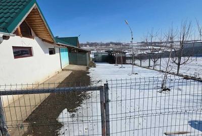 Teren de 6700 mp, în Broscăuți - 2