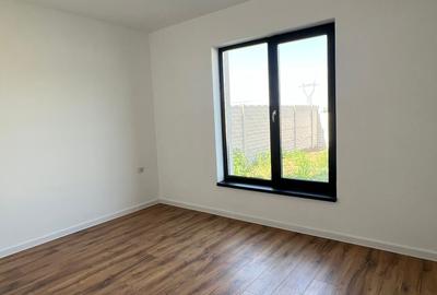 Vila individuala - 5 camere - 3 bai - beci- Teren 330 mp - 10