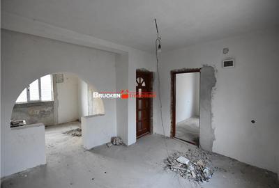 Casă cu 9 camere cu Teren 2403 Mp în Central - 5