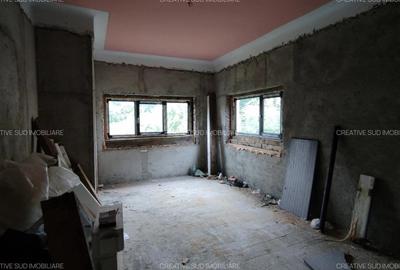 Sinaia / Peles - Vila D + P + M - 10 Camere - 260 mp utili - 700 mp teren - 8