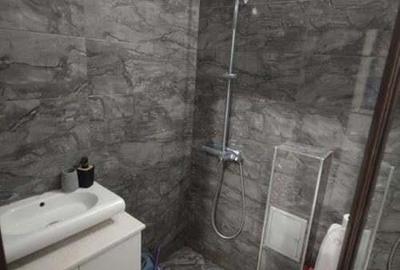 Apartament cu 2 camere semidecomandat în Berceni