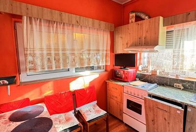 Casă cu 4 camere cu Canalizare în Central - 3