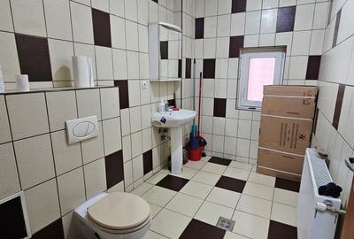 Vand apartament de 3 camere situat pe strada Luptei,intr-un bloc din 2006,parter - 3