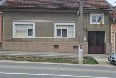 Casă cu 7 camere cu Teren 900 Mp în Central - 9