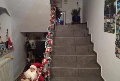 Casă cu Teren 1800 Mp în Grajduri - 1