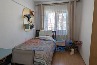 Apartament cu 3 camere decomandat în Canta