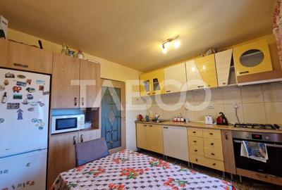 Apartament decomandat 3 camere 2 bai 76 mp utili bloc cu lift Terezian - 11
