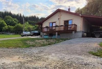 Casă individuală cu 4 camere în Sadu