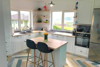 Casa la cheie, 136 mp, 450 mp teren, cu panorama si spatiu verde - 2