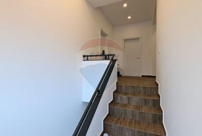 Casă cu 5 camere cu Teren 432 Mp în Balotești - 26