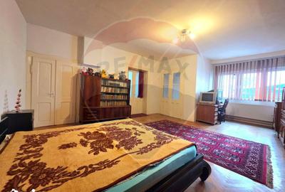 Casă cu 2 camere decomandat cu Teren 102 Mp în Ultracentral - 7