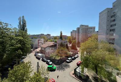 Apartament cu 3 camere decomandat, mobilat în Titan - 17