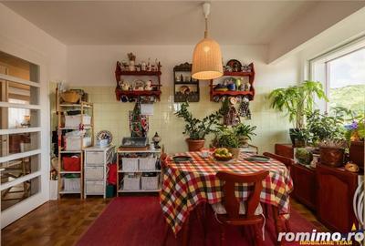 Distinct nivel in vila,5 camere,terase in spectacolul colinei montane,Central,Brasov - 2