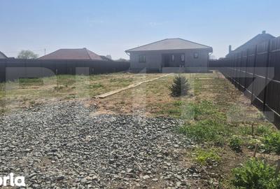 Casă cu 3 camere decomandat cu Teren 950 Mp în Central - 2